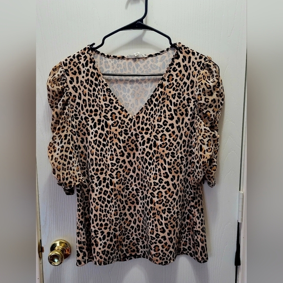 Perseption Tops - PerSeption Concept Womens Animal print size large EUC